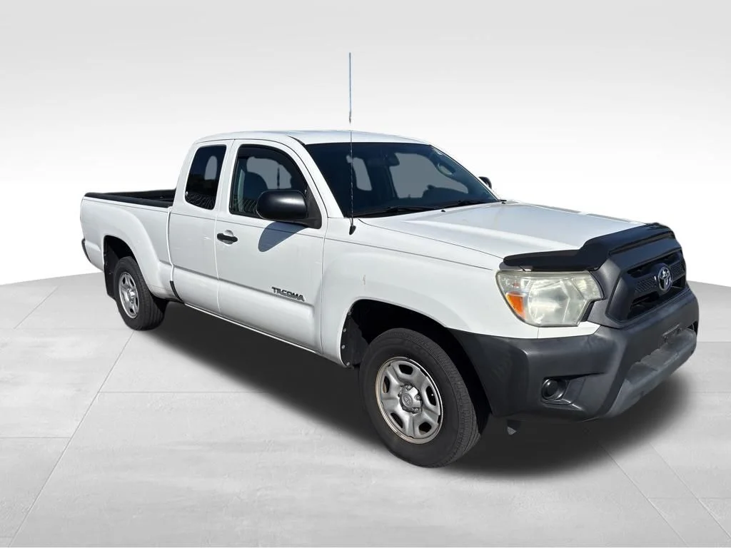 Used 2013 White Toyota Base image 8