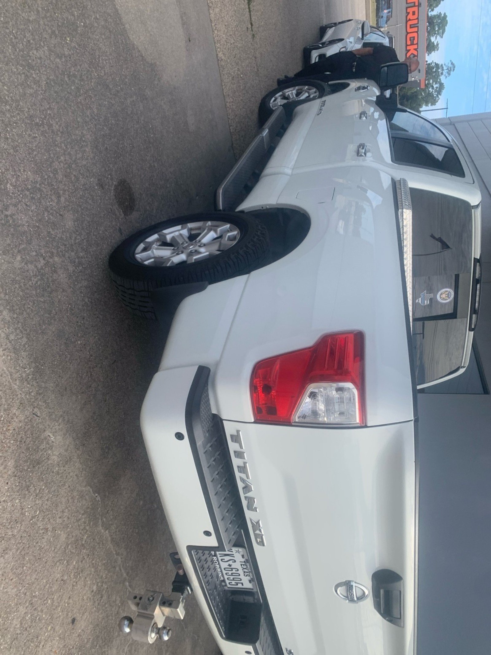 Used 2017 Glacier White Nissan SV image 13