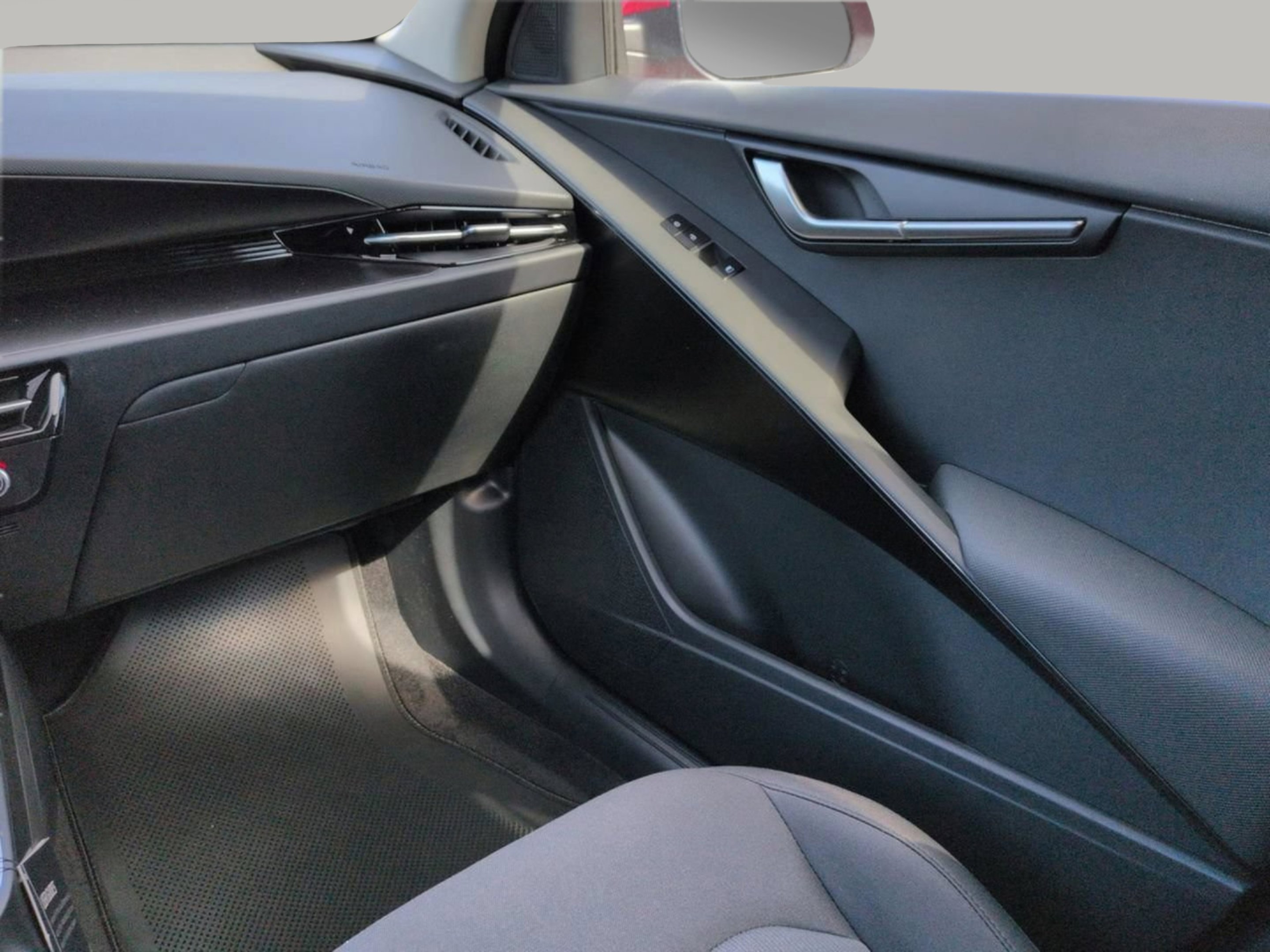 New 2026 Interstellar Gray Kia LX image 19