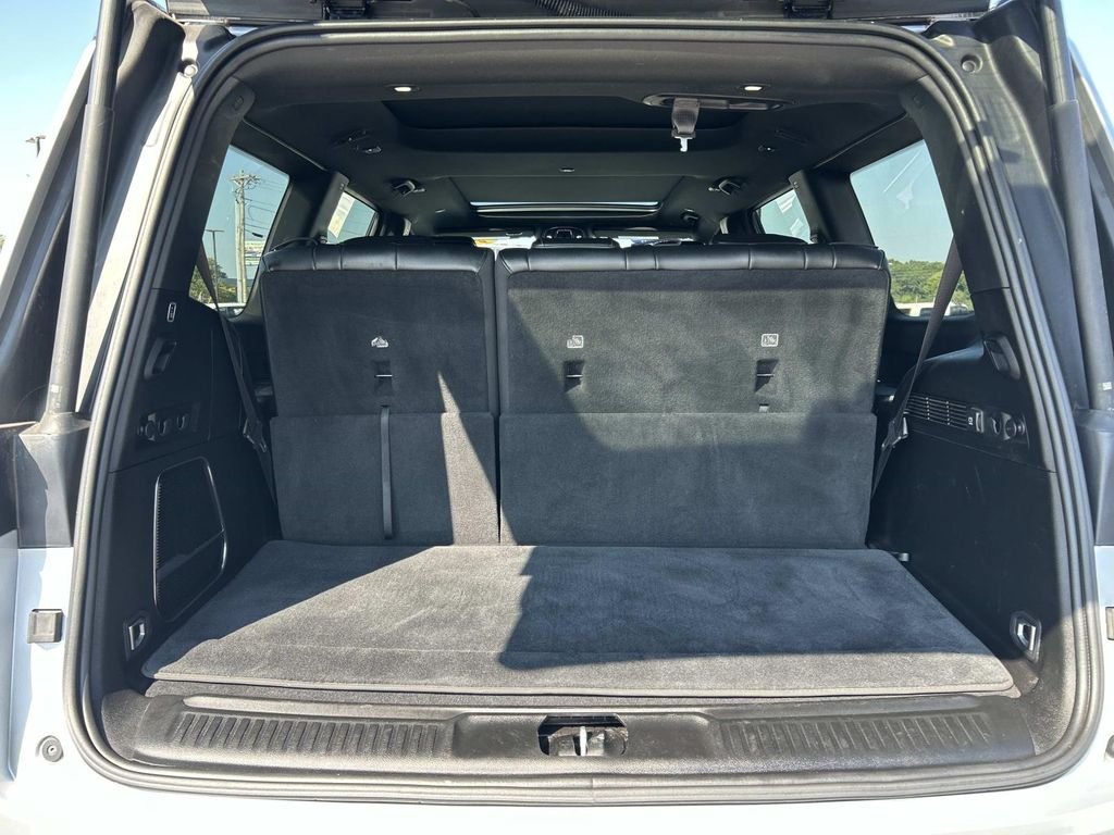 Used 2024 Silver Jeep Base image 21