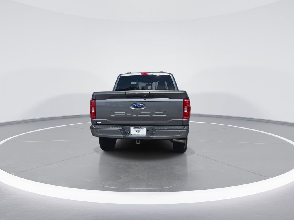 Used 2022 Gray Ford XLT image 3