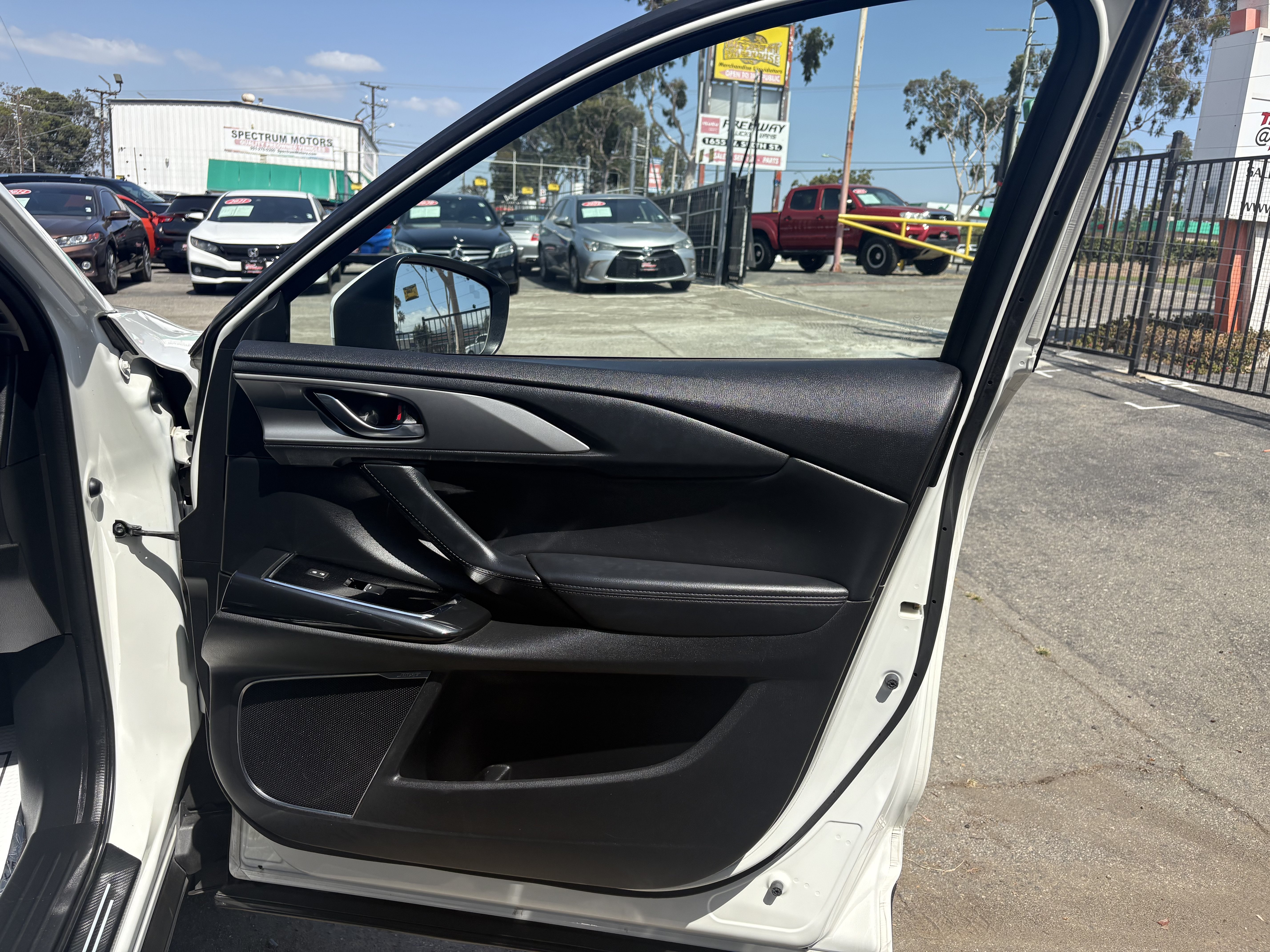 Used 2019 Snowflake White Pearl Mica Mazda Touring image 16