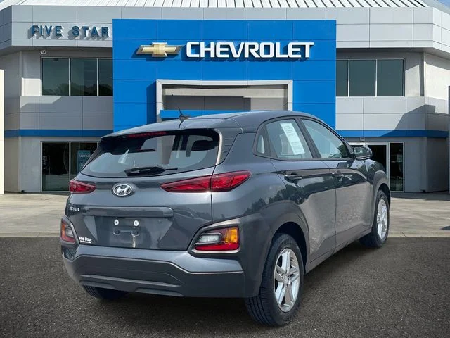 Used 2020 Gray Hyundai SE image 6