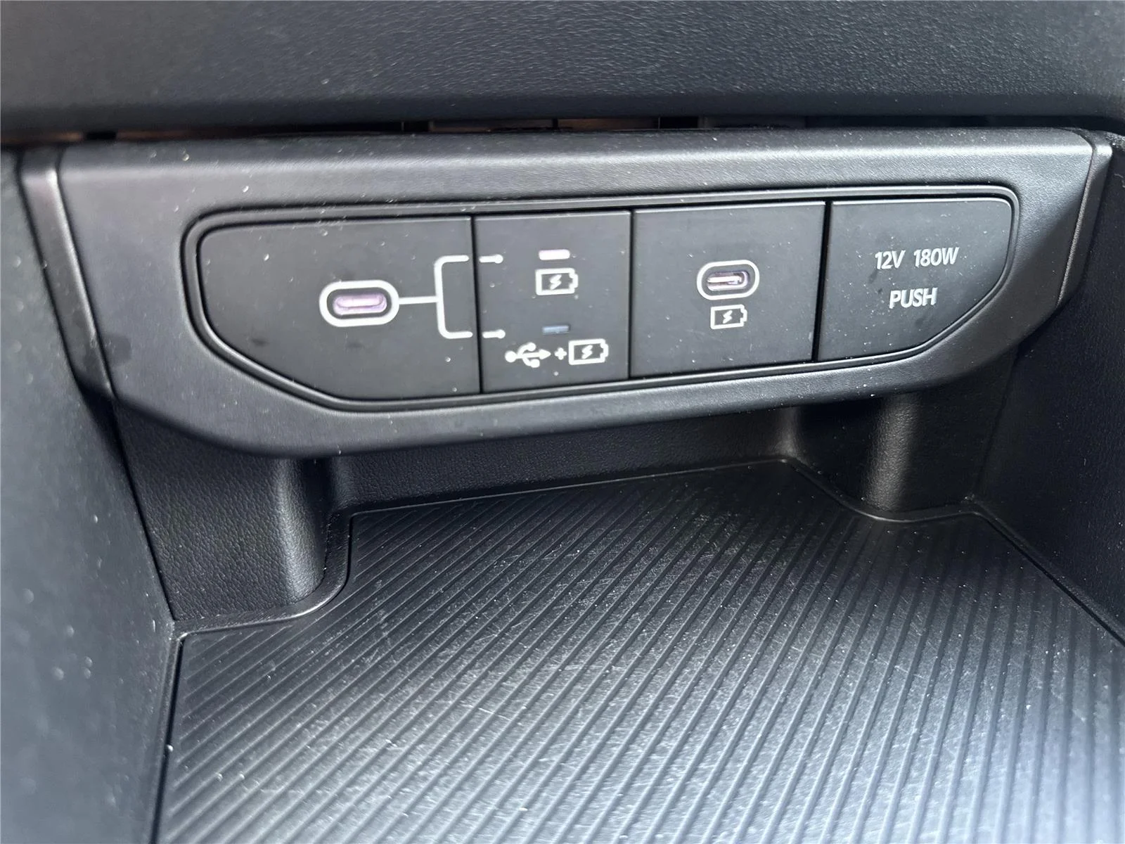 Used 2025 Snow White Pearl Kia LXS image 26