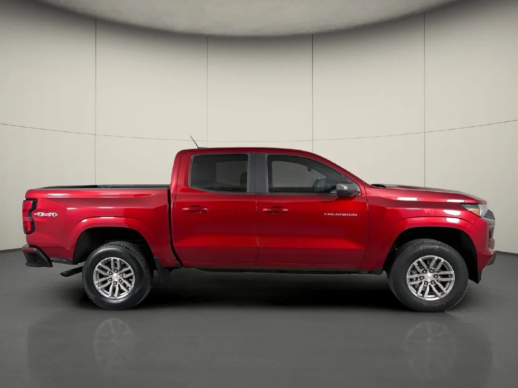 Used 2024 Radiant Red Tintcoat Chevrolet LT image 9