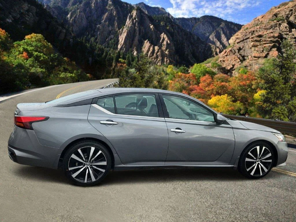Used 2019 Gun Metallic Nissan 2.5 Platinum image 2