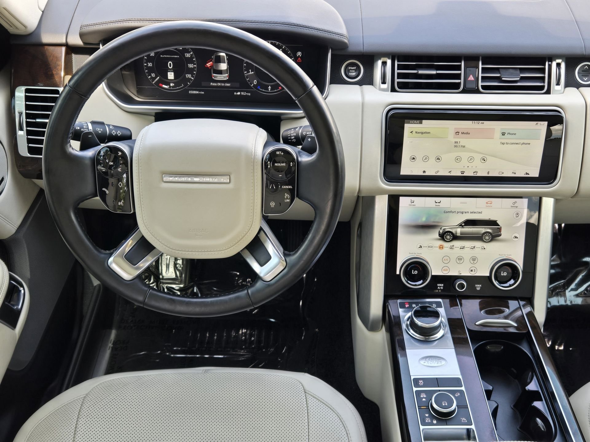 Used 2018 Fuji White Land Rover 5.0L V8 Supercharged image 24