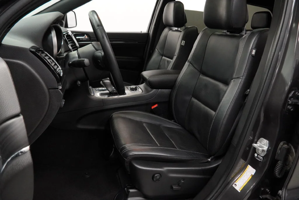 Certified Used 2021 Gray Jeep Limited image 3