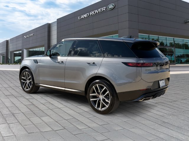 Used 2023 Eiger Grey Metallic Land Rover SE image 3