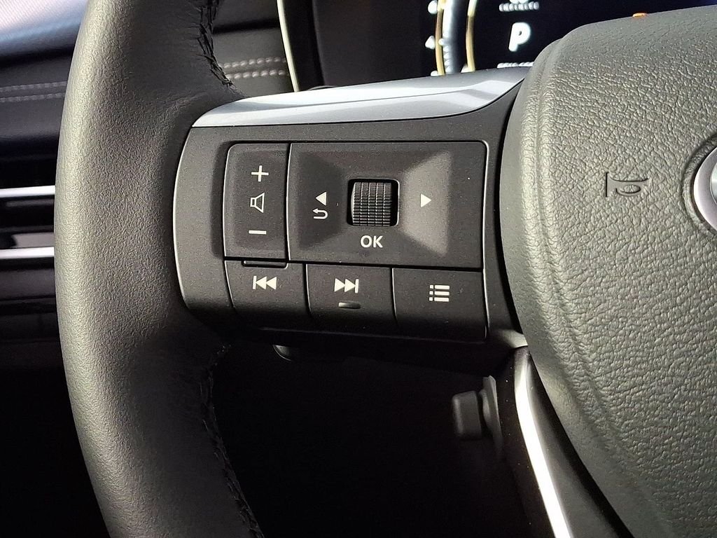 New 2027 MINERAL BLACK INFINITI Luxe AWD image 17