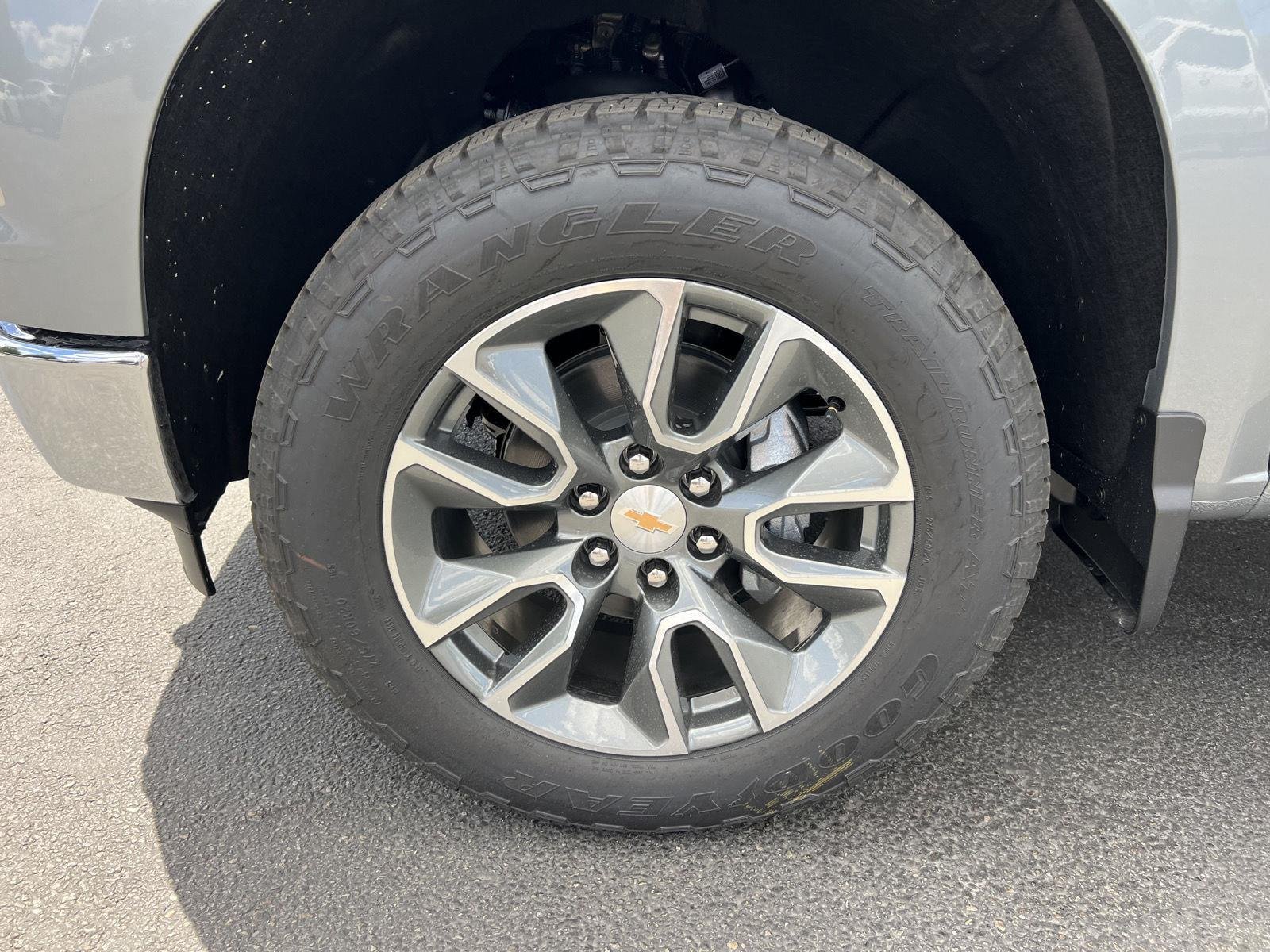 2026 Chevrolet Silverado 1500 LT - Photo 9
