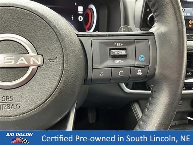 Used 2022 Brilliant Silver Metallic Nissan Platinum image 10