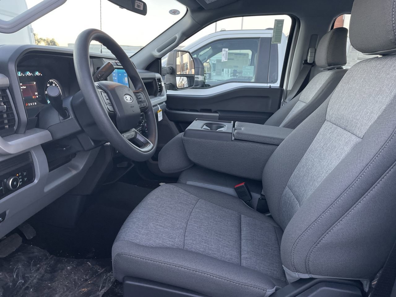 New 2026 Oxford White Ford XL image 17
