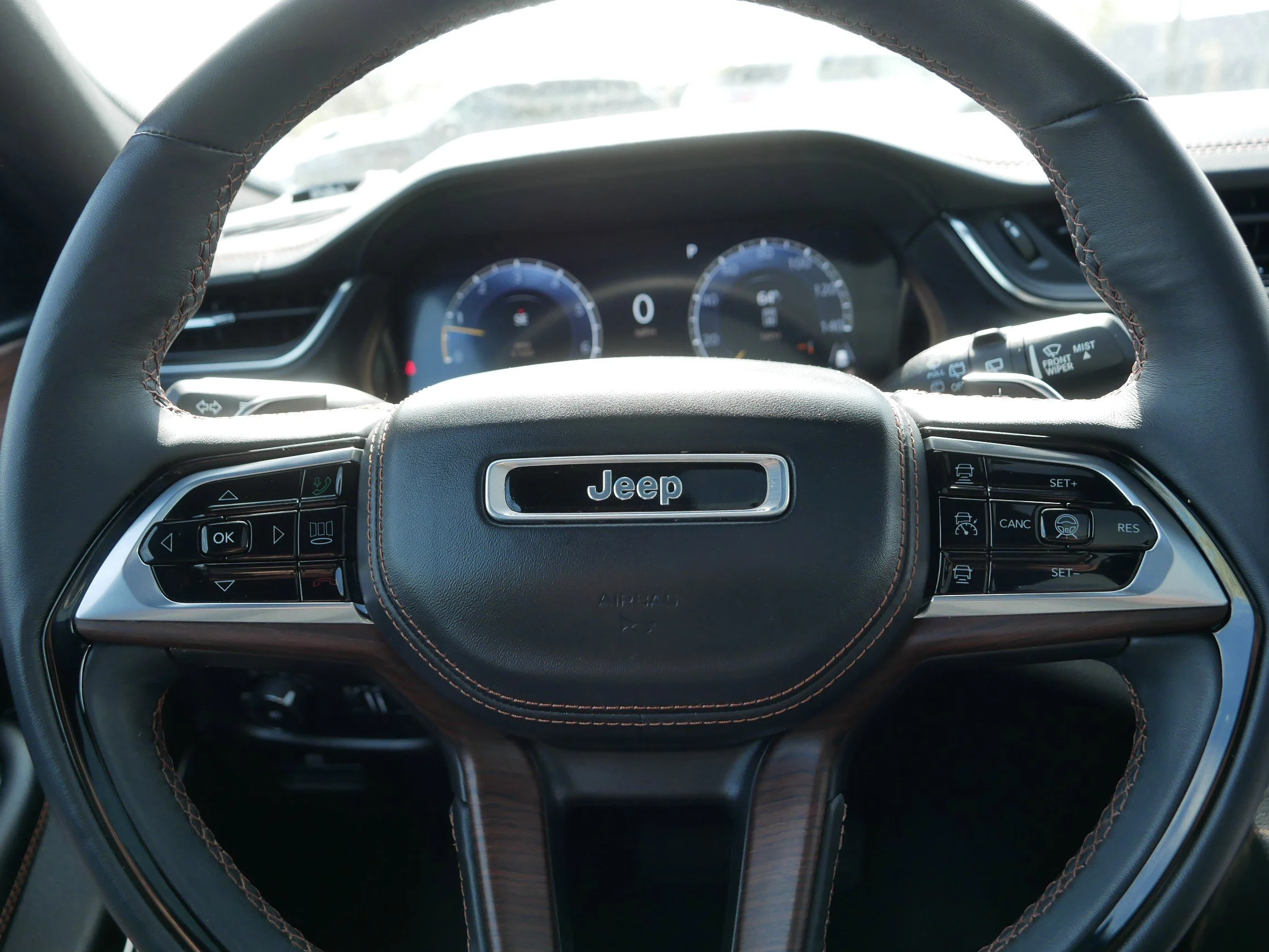 Used 2023 Velvet Red Pearlcoat Jeep Summit image 25