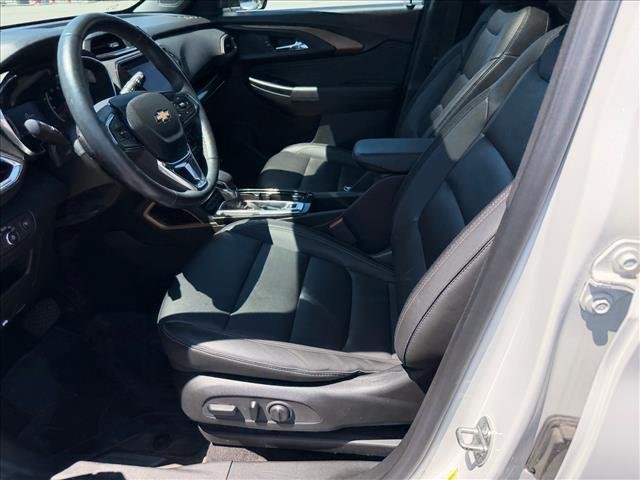 Used 2023 Iridescent Pearl Tricoat Chevrolet ACTIV image 10