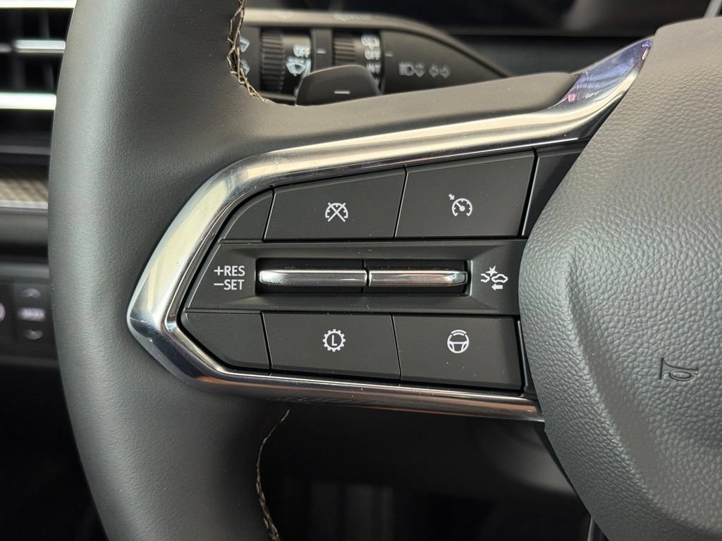 2027 Chevrolet Traverse Z71 - Photo 32