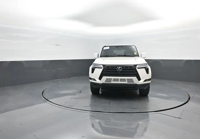 Used 2025 White Lexus 550 Luxury+ image 3