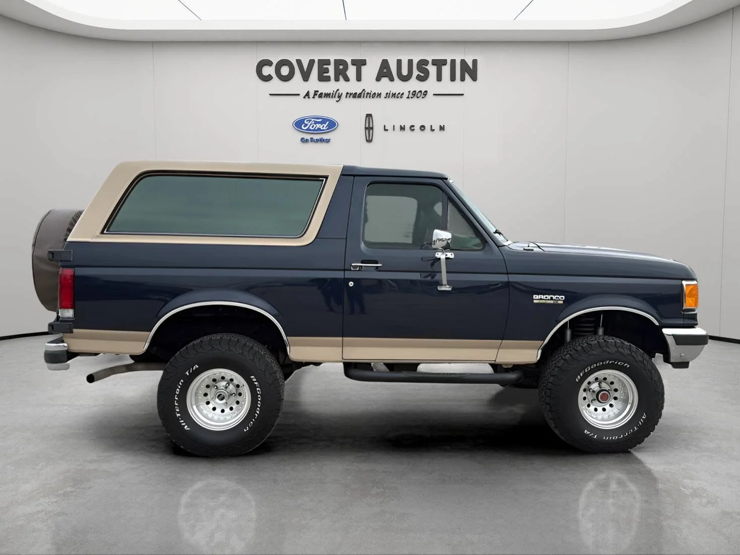 Used 1988  Ford XLT image 16