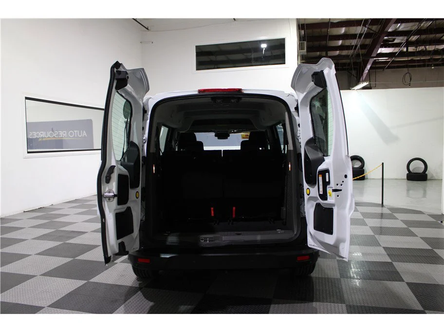 Used 2022 White Ford XL image 19