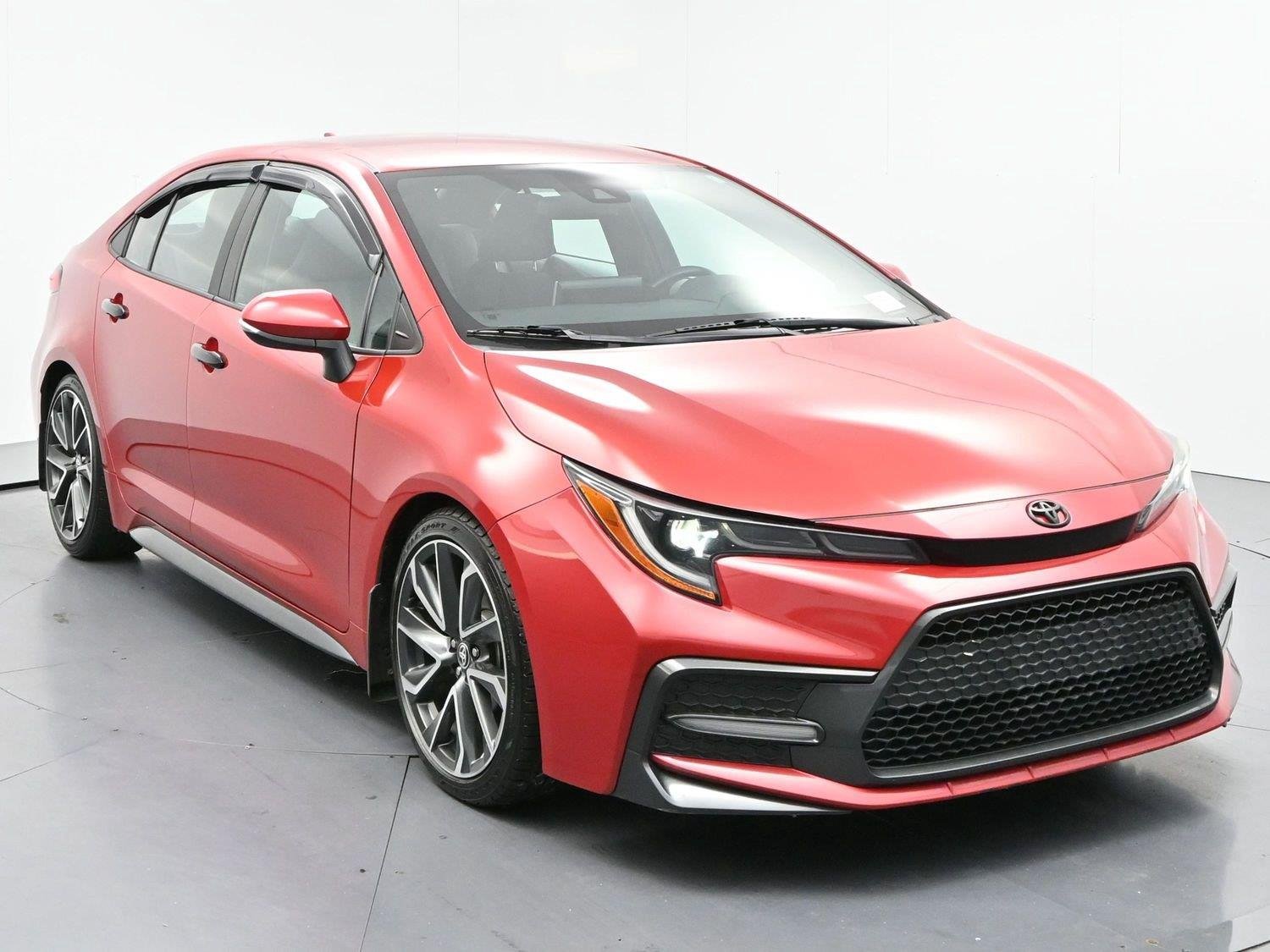 Used 2020 Barcelona Red Metallic Toyota SE image 2