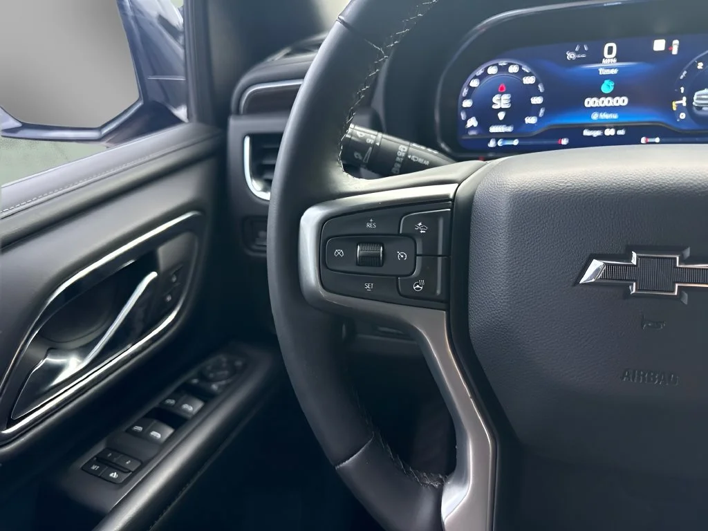 Used 2023 Black Chevrolet Z71 image 18