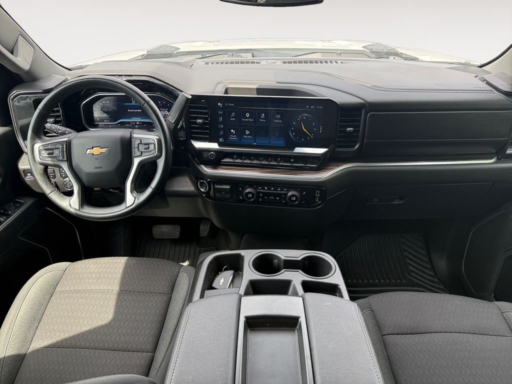 Used 2025 White Chevrolet LT image 10
