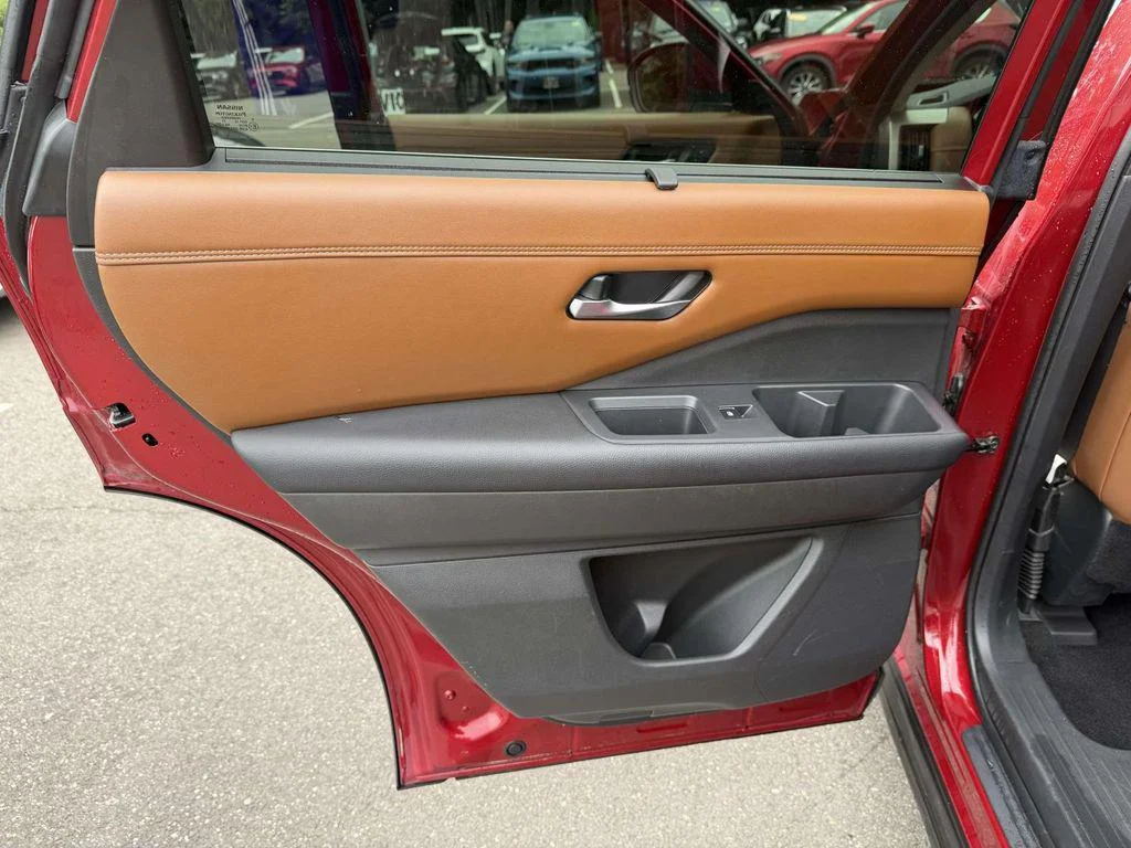 Used 2022 Scarlet Ember Tintcoat Nissan Platinum 4WD image 23