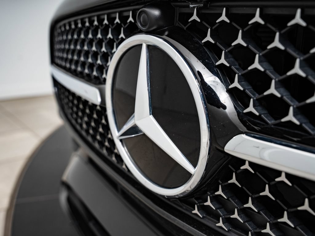 Used 2023 Graphite Grey Metallic Mercedes-Benz C 300 image 3