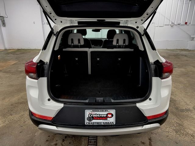 Used 2025 White Chevrolet LT image 17