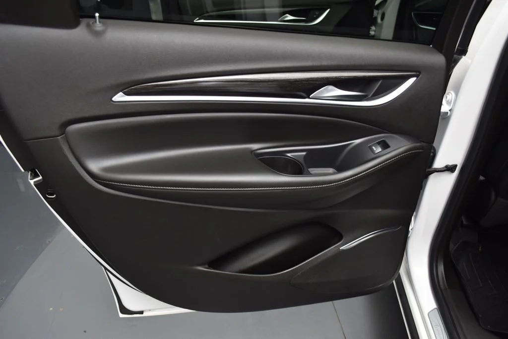 Used 2021 White Frost Buick Avenir image 19