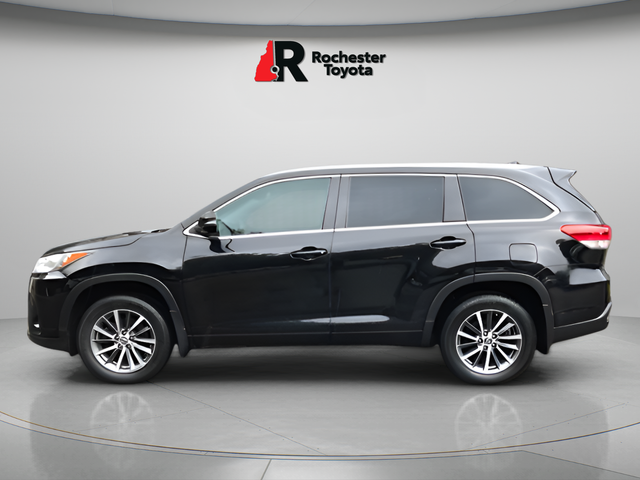Used 2018 Black Toyota XLE image 4