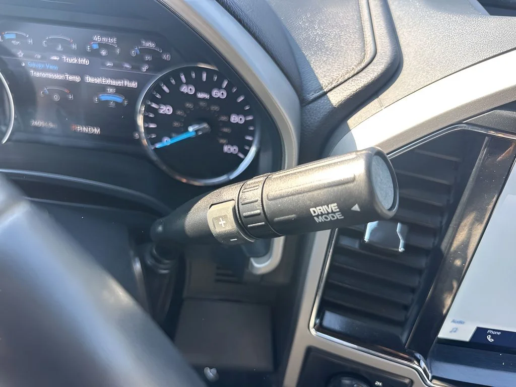 Used 2022 White Ford Lariat image 16