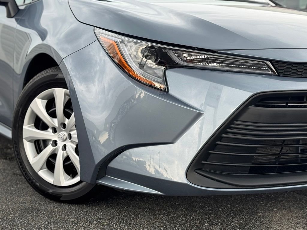 Used 2026  Toyota LE image 3