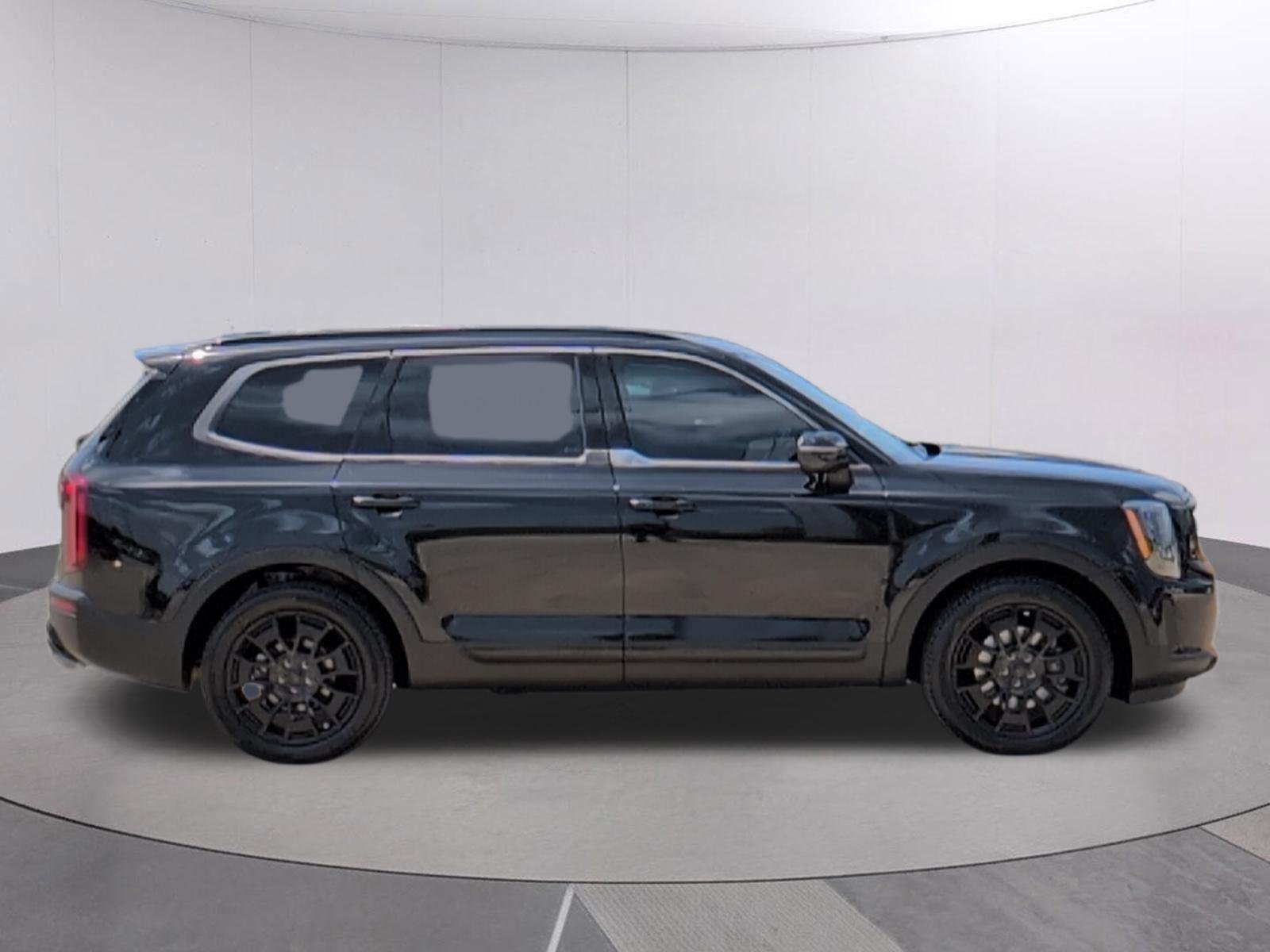 Used 2021 Ebony Black Kia EX image 10