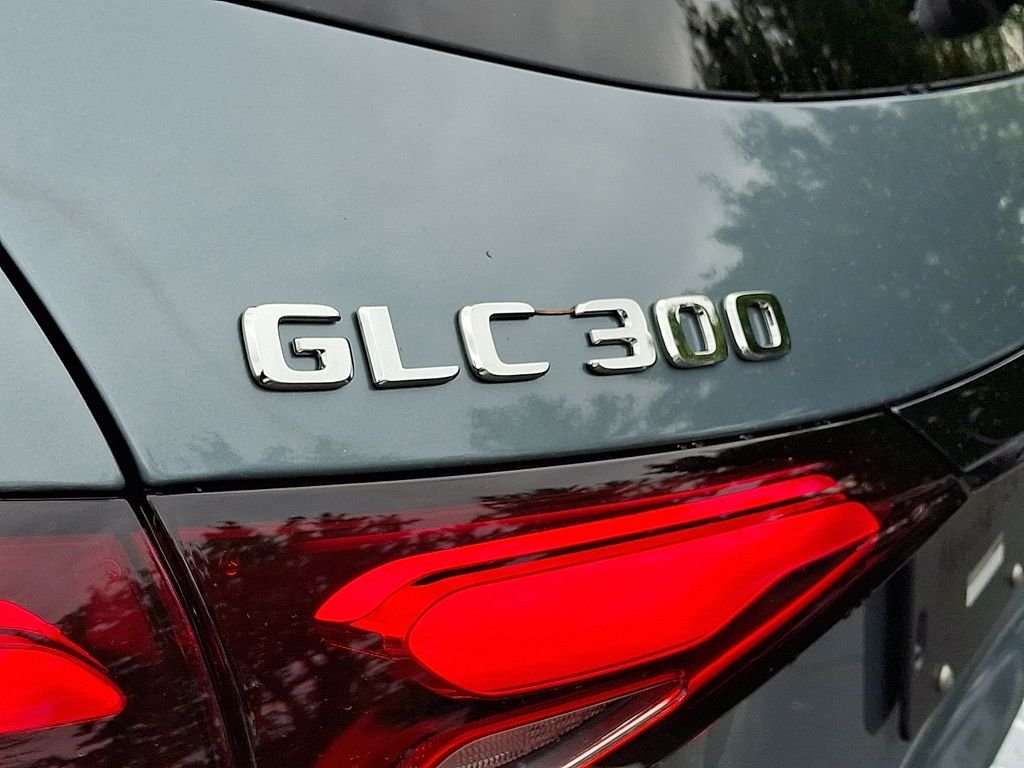 New 2027 Verde Silver Metallic Mercedes-Benz GLC 300 image 21
