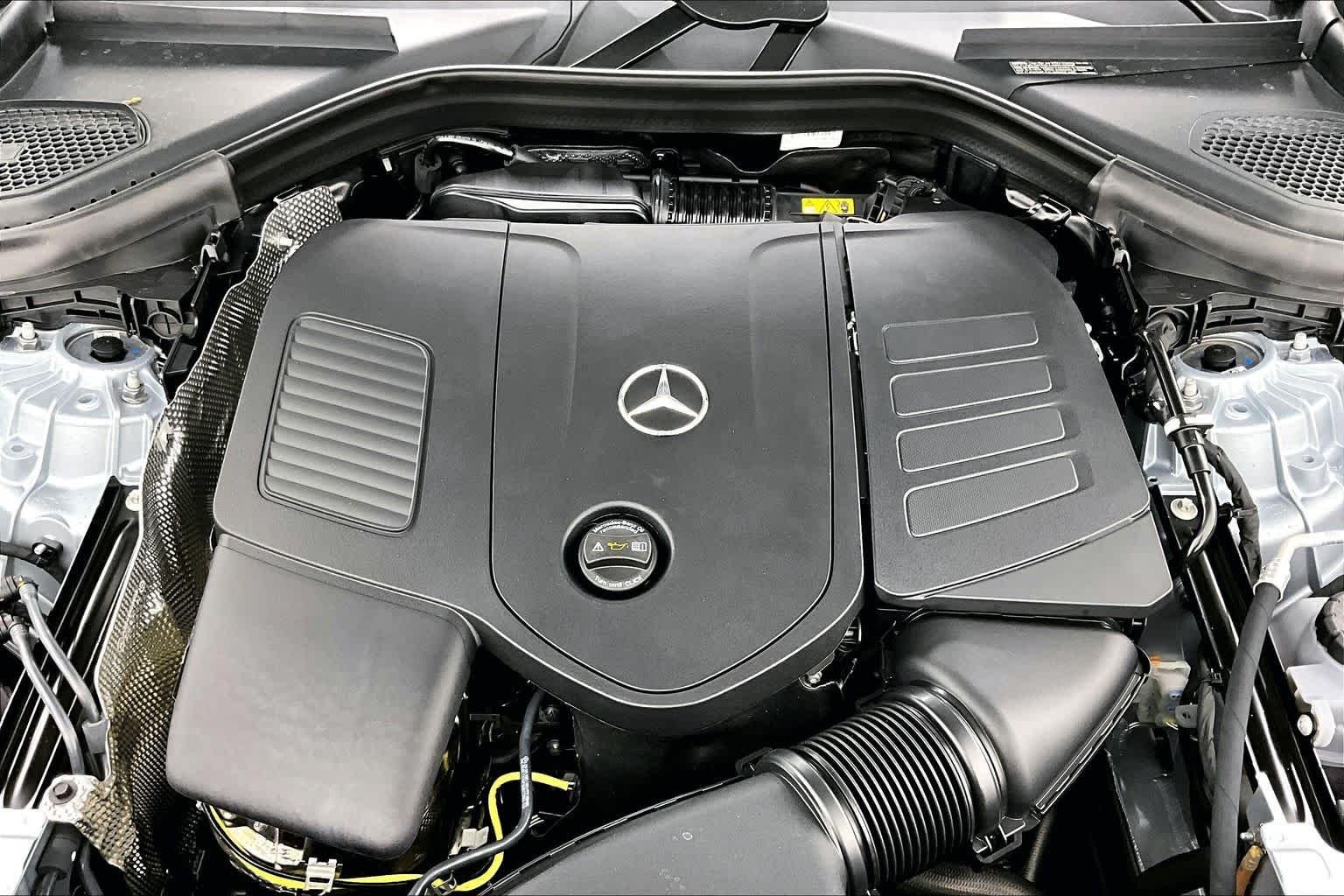 New 2026 Cirrus Silver Metallic Mercedes-Benz GLC 300 image 16