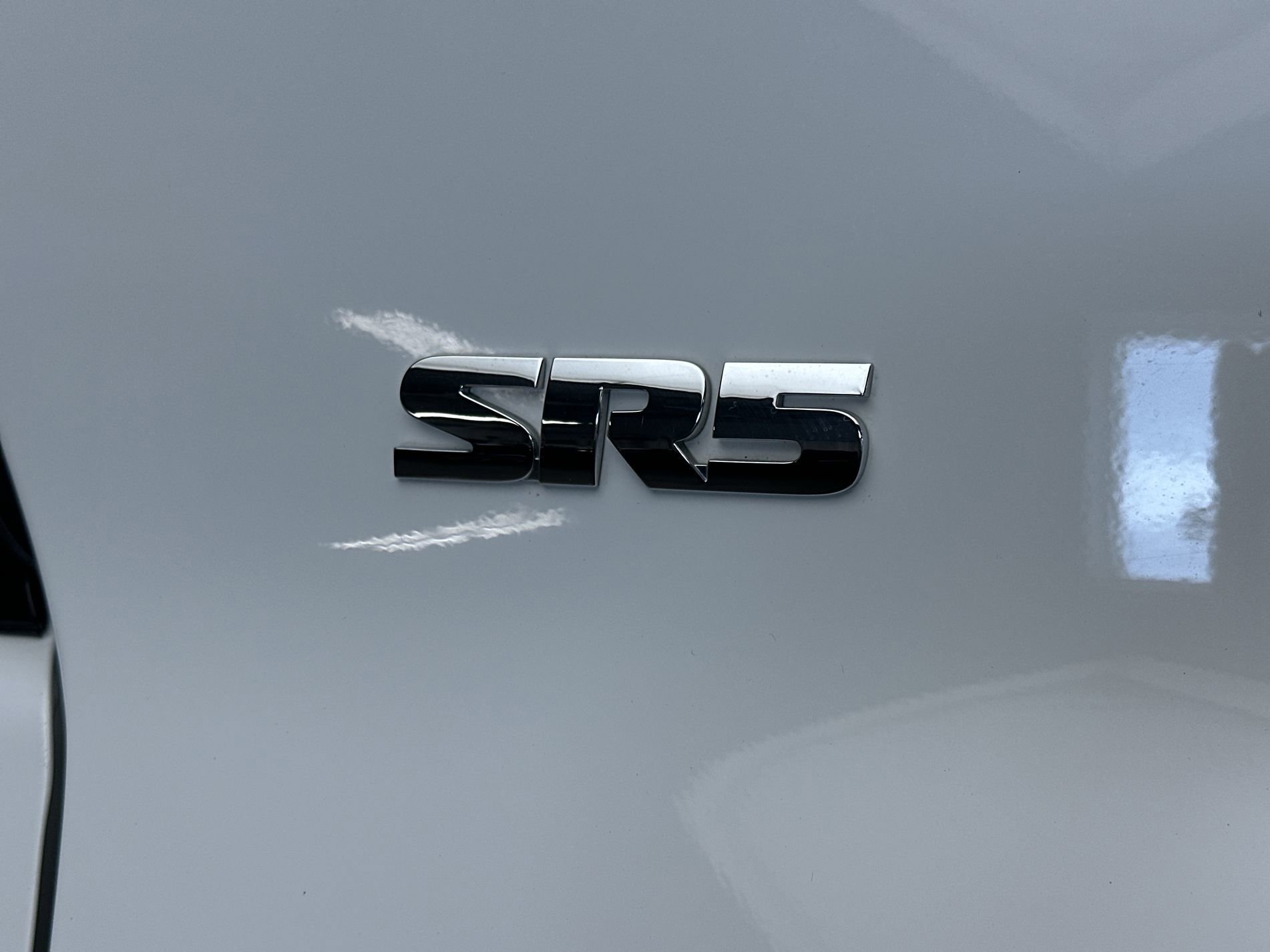 Used 2016 Super White Toyota SR5 image 24
