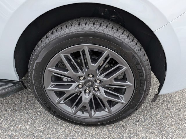 Used 2026 Silver Metallic Ford Platinum image 13