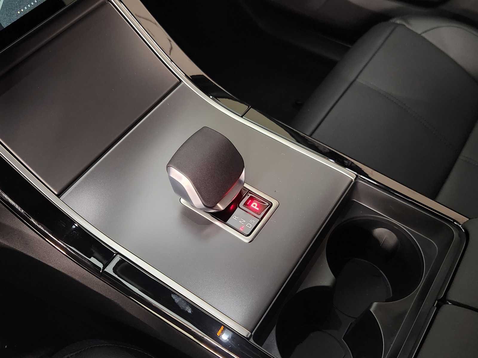 New 2026 Fuji White Land Rover S image 19