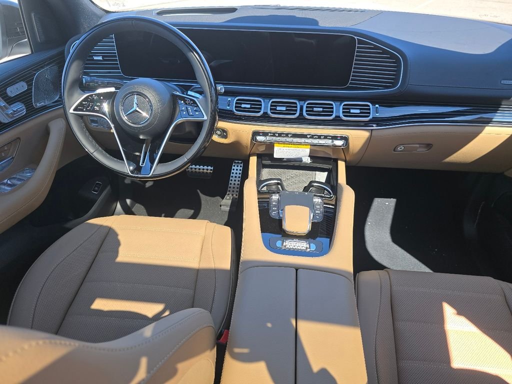 New 2026 MANUFAKTUR Moonlight White Metallic Mercedes-Benz GLS 580 image 22