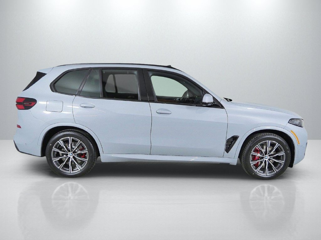 Used 2026 Brooklyn Grey Metallic BMW xDrive40i image 9