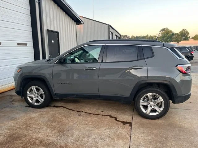 Used 2024 Gray Jeep Latitude image 4