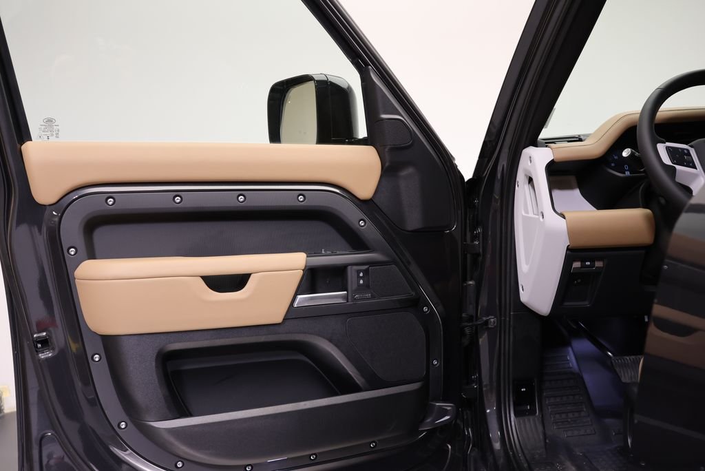 2026 Land Rover Defender X-Dynamic SE - Photo 27