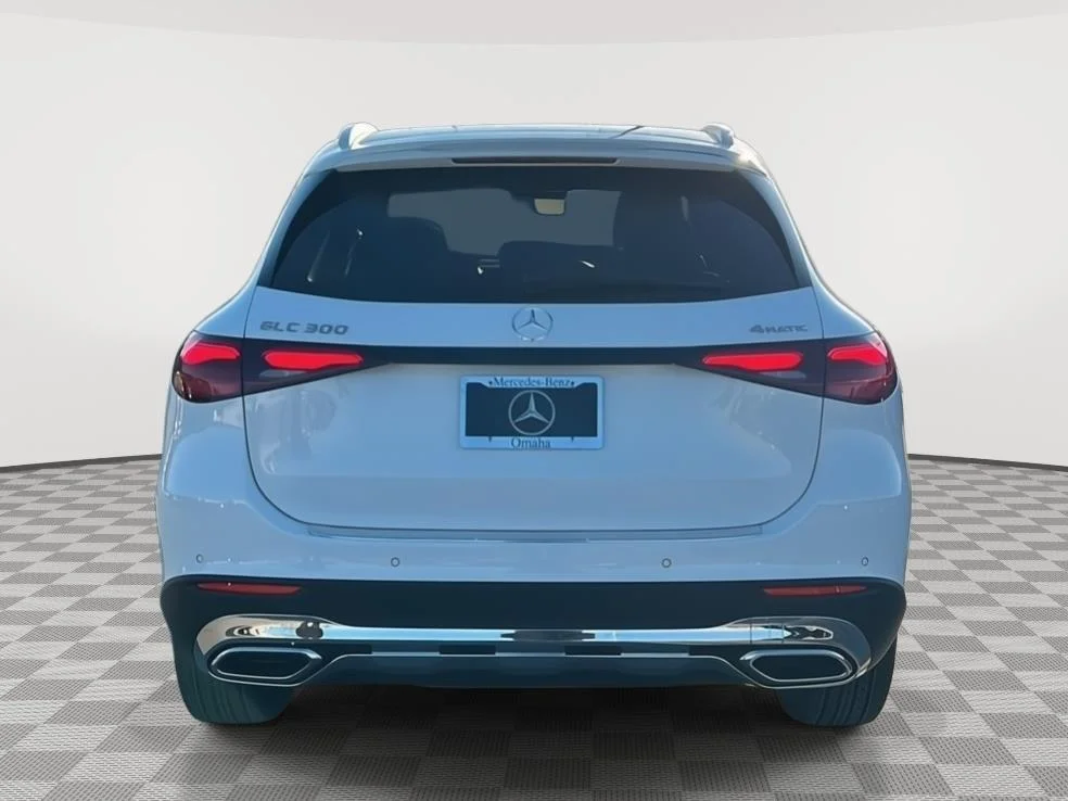 New 2026 Polar White Mercedes-Benz GLC 300 image 4