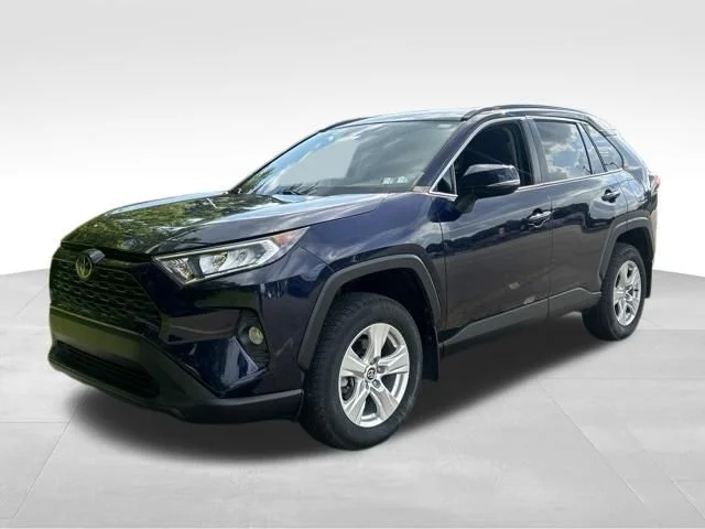 Used 2020  Toyota XLE image 1