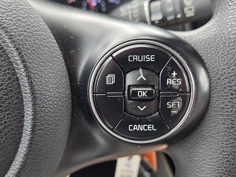 Certified Used 2020 Snow White Pearl KIA S IVT image 29