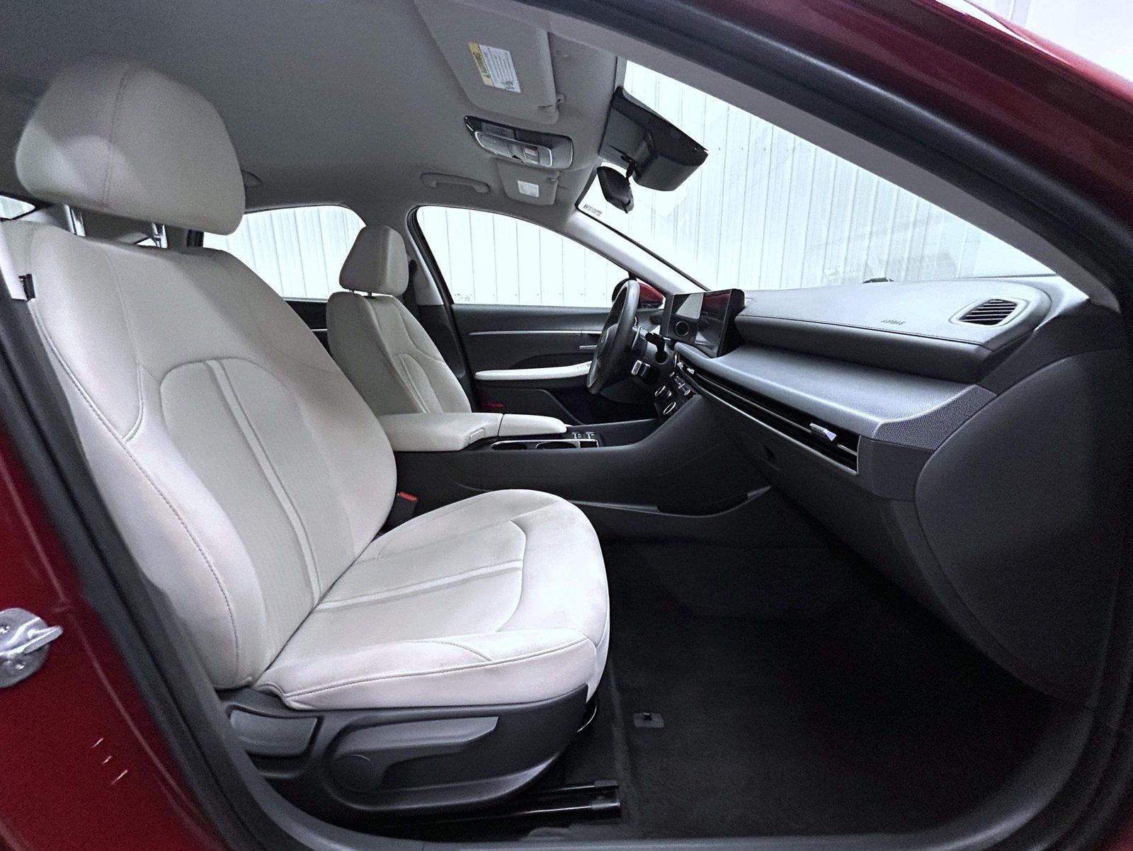 Used 2025 Red Hyundai SEL image 15