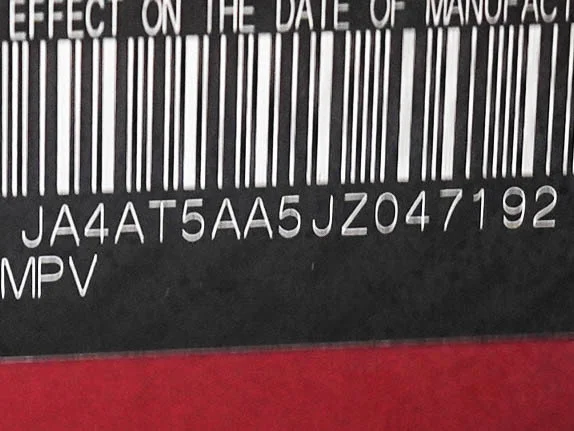 Used 2018 Red Mitsubishi SEL image 27