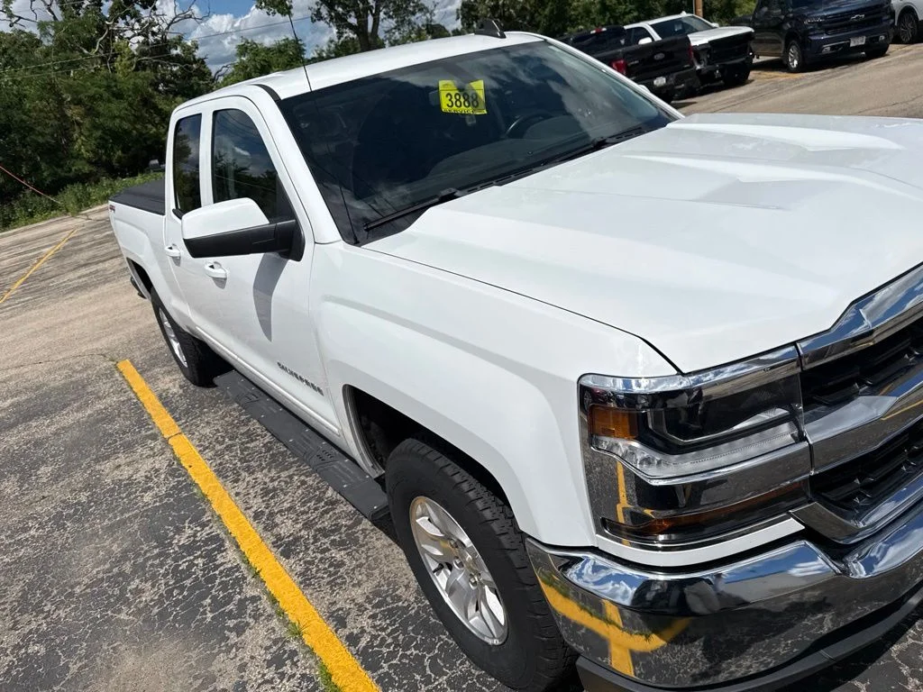 Used 2019 White Chevrolet LT image 5