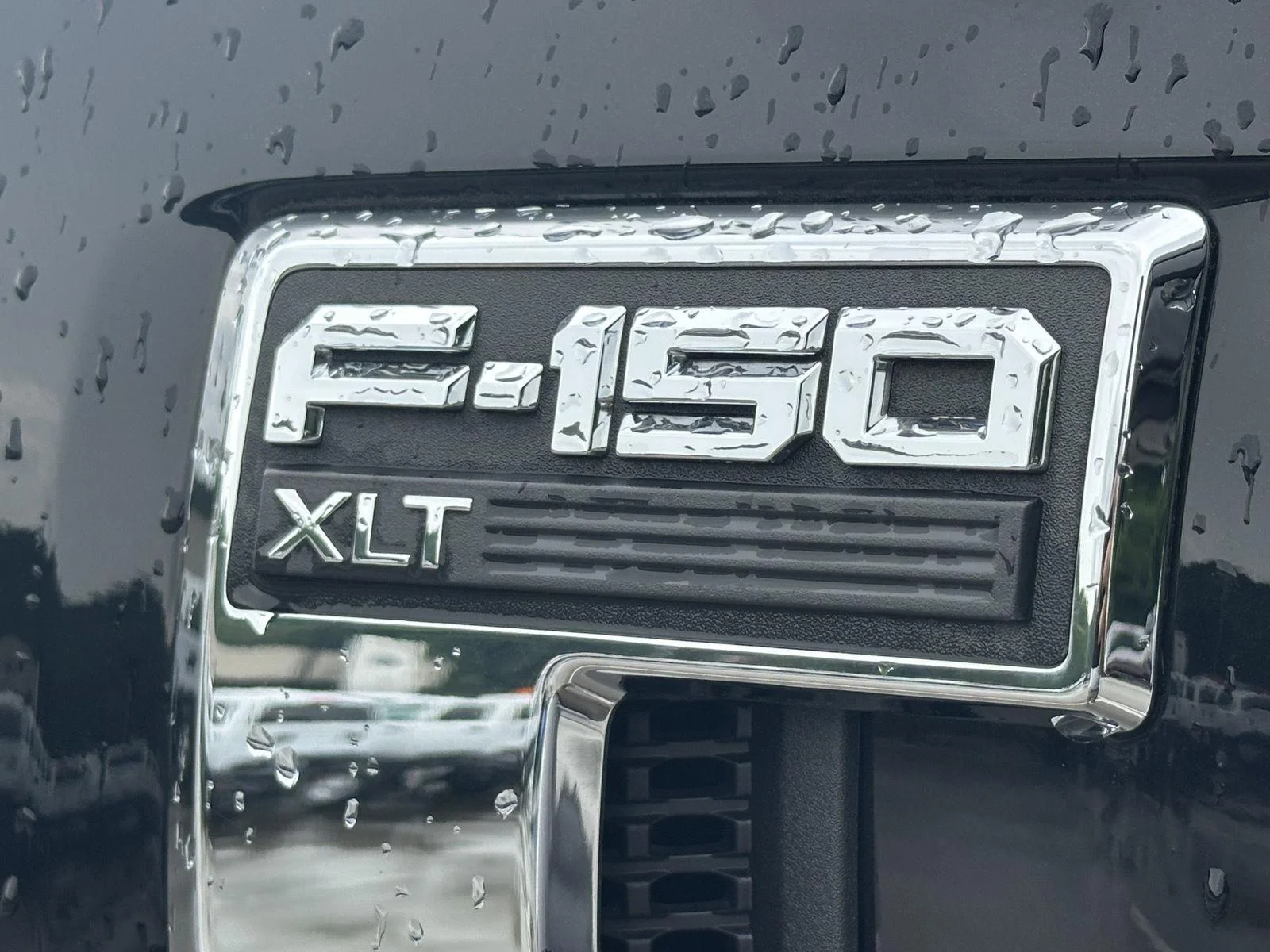 Used 2022 Agate Black Metallic Ford XLT image 14